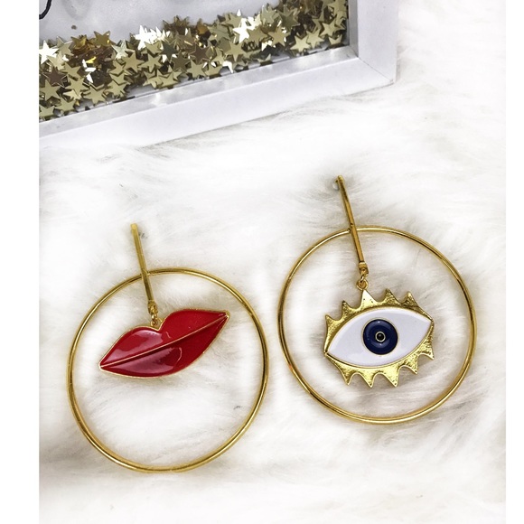 Jewelry - Lashes & Lips Earrings